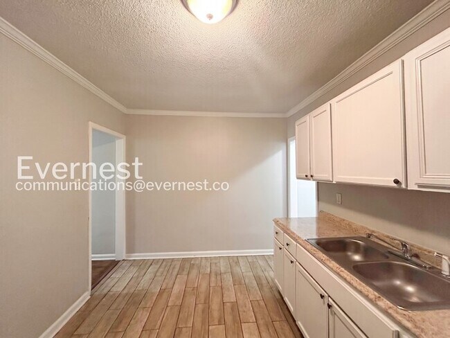 Building Photo - 362 Hewlett Rd