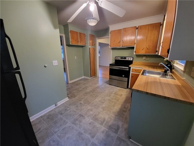 Building Photo - 59 Pinnacle Rd