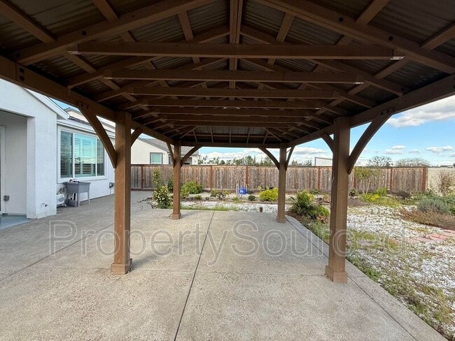 Building Photo - 1136 Crescent Ave