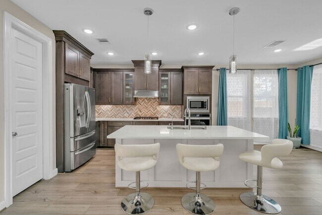 Building Photo - 2030 Woodland Pine Ct