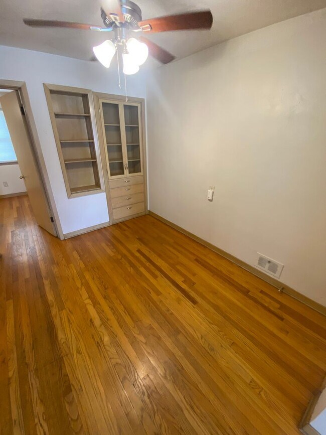 Building Photo - 2544 J St