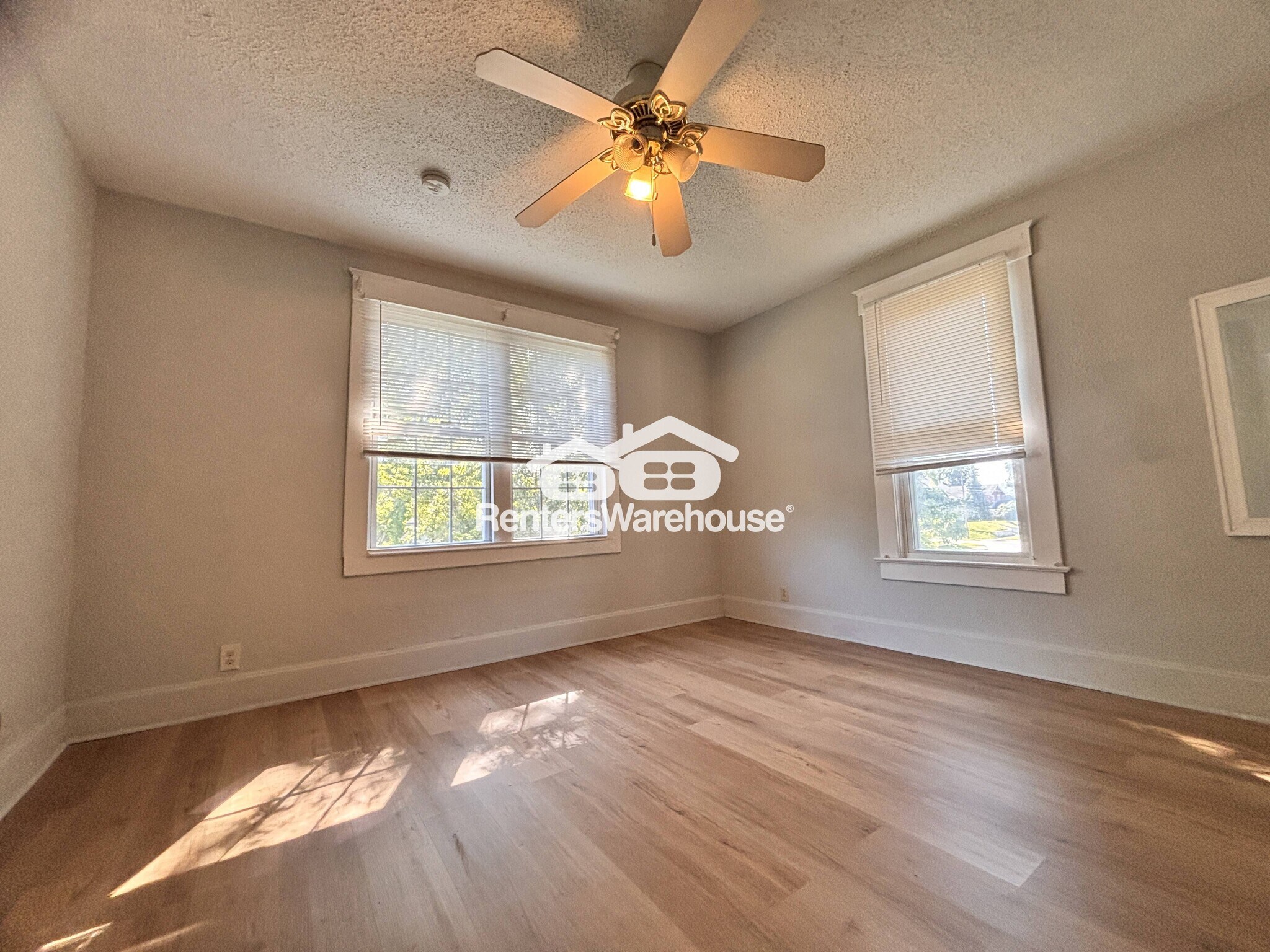 Building Photo - 416 8th St