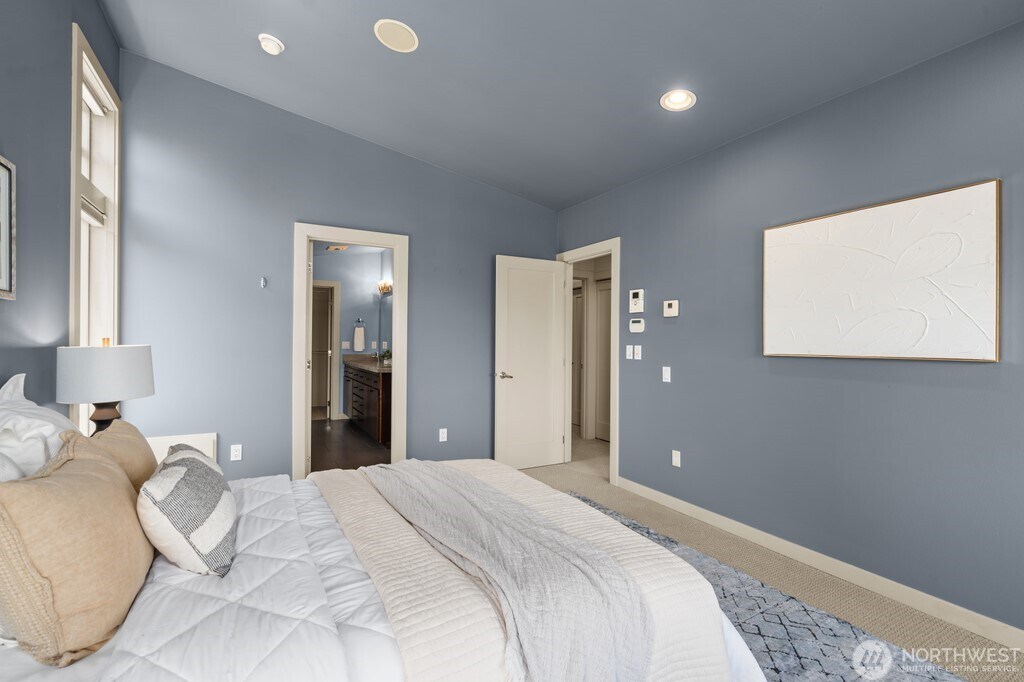 Building Photo - 7747 Sand Point Way NE