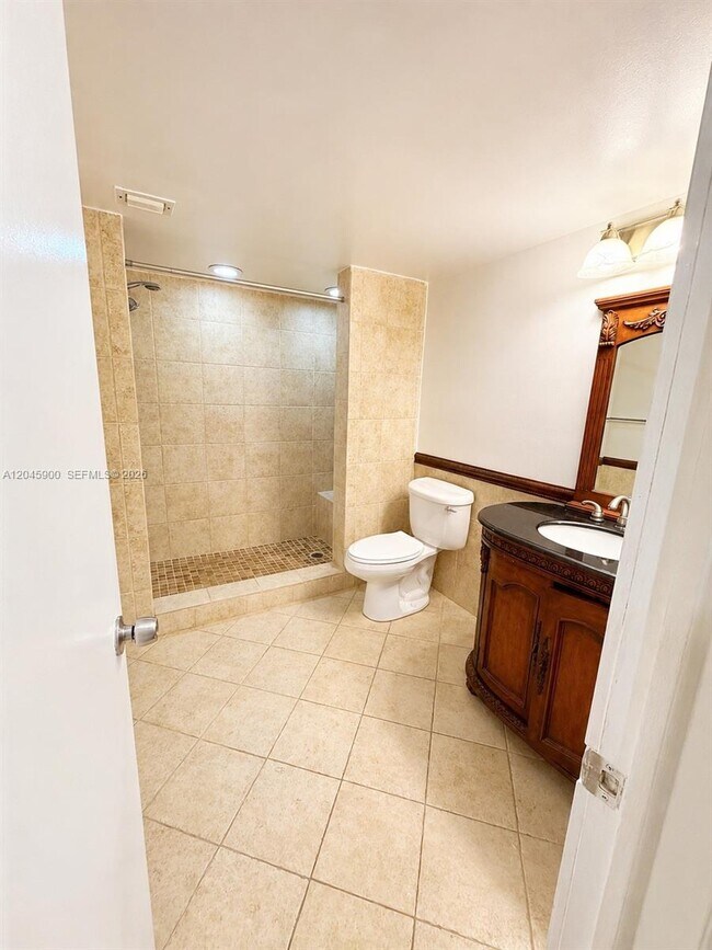 Building Photo - 4850 SW 63rd Terrace