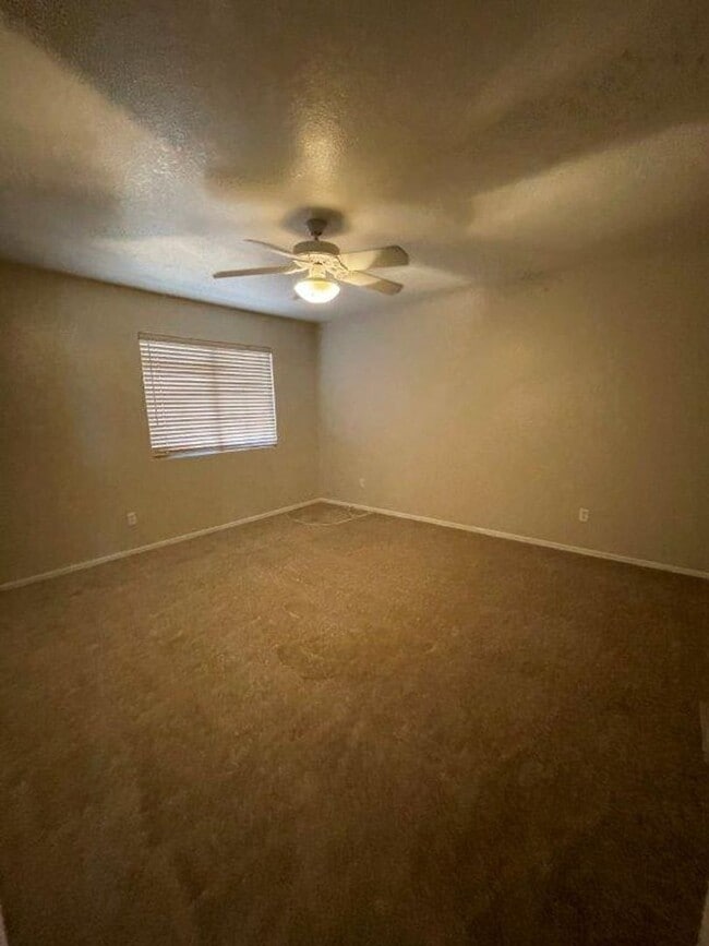Building Photo - 922 N Sicily Dr
