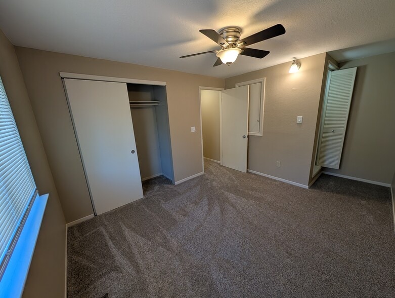 Building Photo - 2718 Powder Dr