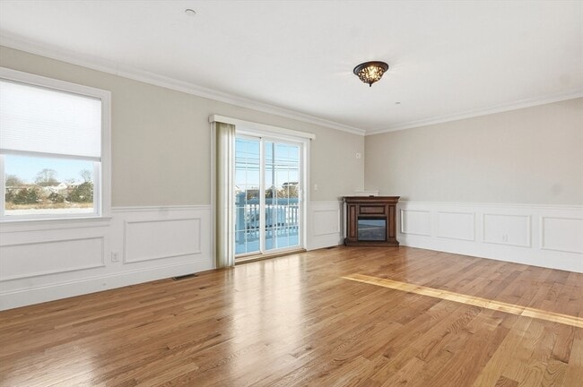 Building Photo - 597 Sea St