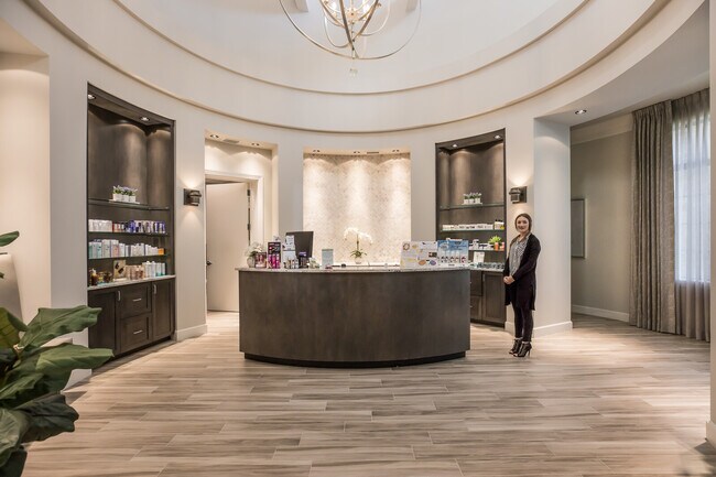 Salon Spa - 17006 Vardon Ter