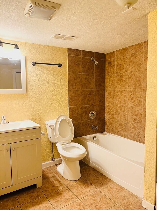 Building Photo - 1227 13th Ave