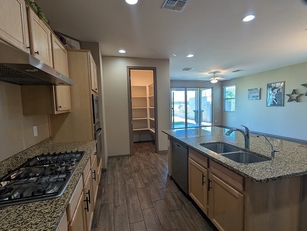 Building Photo - 41390 W Carlisle Ln