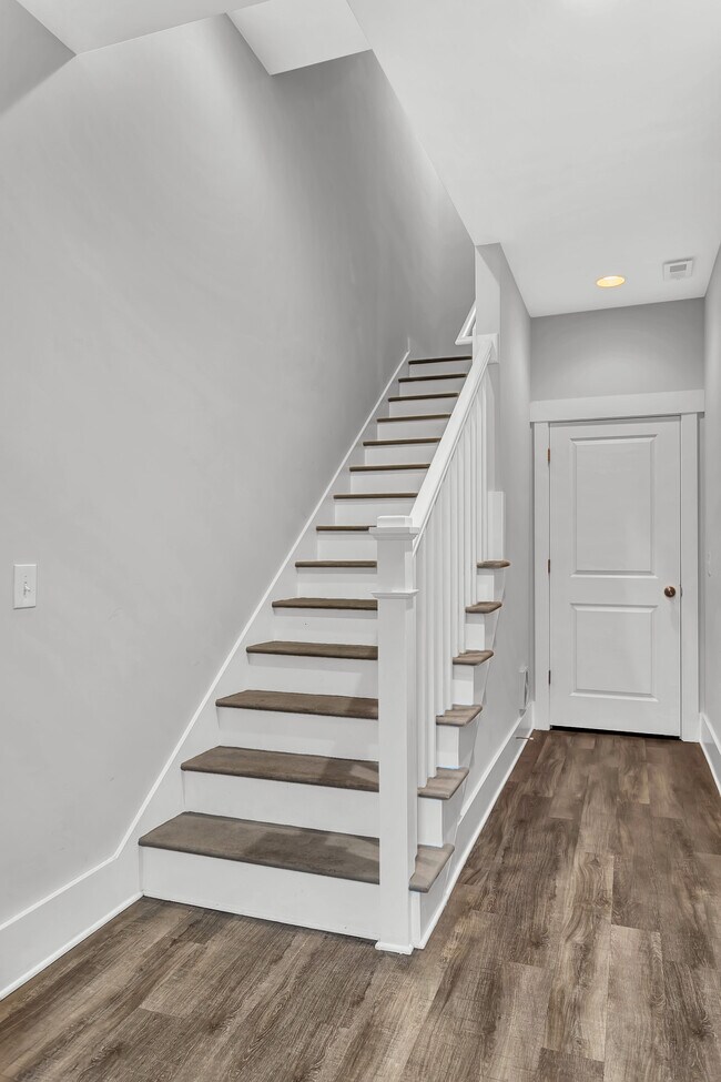 Building Photo - 3651 Watch Hill Way