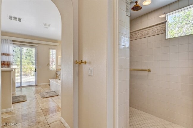 Building Photo - 209 Surtees Point St