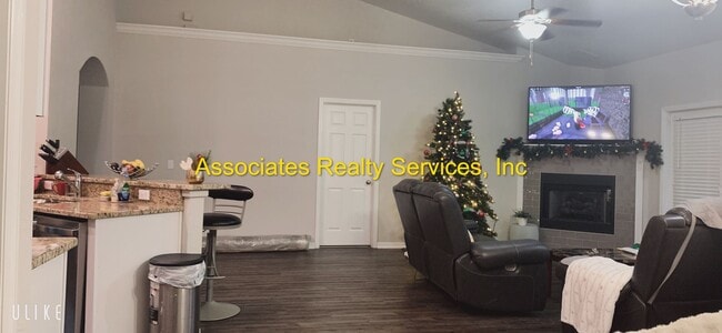 Building Photo - Spacious 4-Bedroom Home with Office in Portofino!  LOOK!