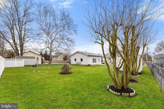 Building Photo - 1406 F St