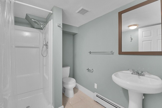 Building Photo - $4,600- 4 Bed, 3 Bath Home in Denver with ...