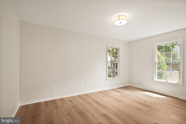 Building Photo - 13647 S Springs Dr