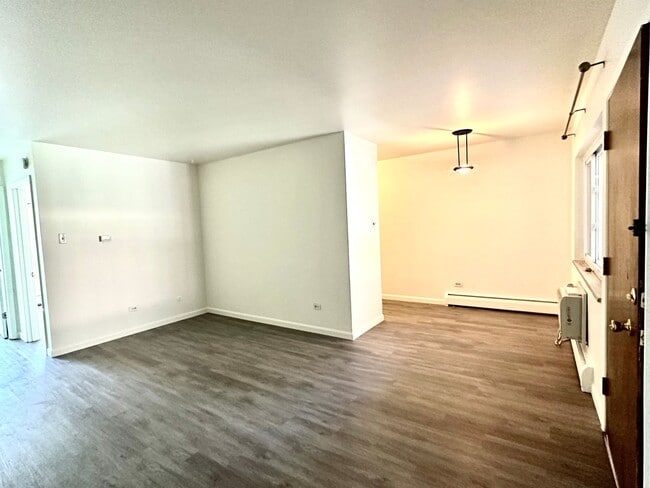 Building Photo - Pre-Leasing for August 2026! Spacious 1 Bed/1bath close to CU with Reserved Parking