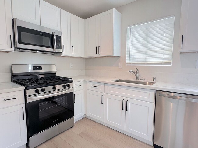 Primary Photo - 2324- 2332 G Ave