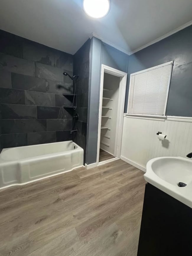 Building Photo - 318 N 18th St