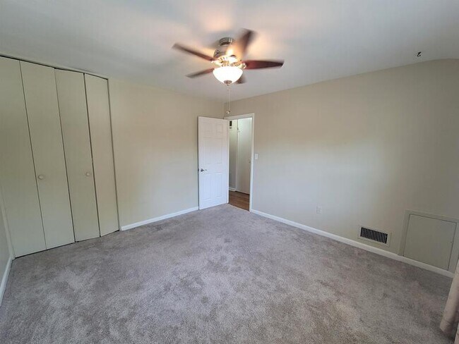 Building Photo - 8587 Morven Rd