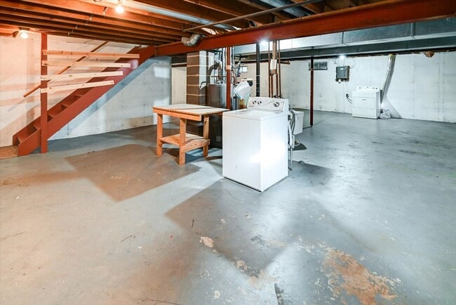 Building Photo - 4603 Dennis Dr