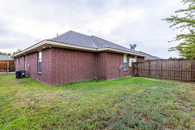 Back yard - 1627 Rock Hollow Loop