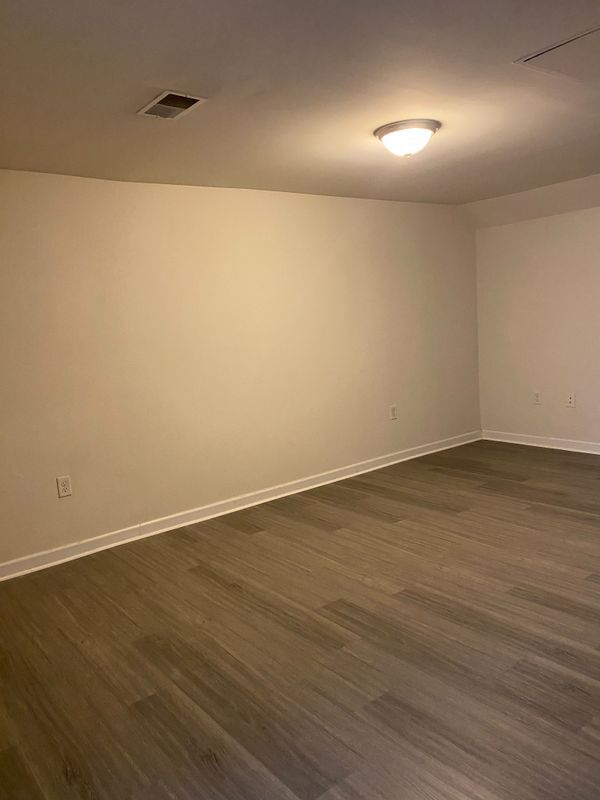 Building Photo - 735 Walnut St