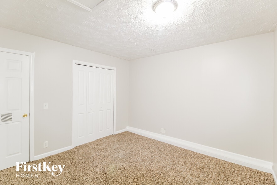 Building Photo - 3972 McGill Dr