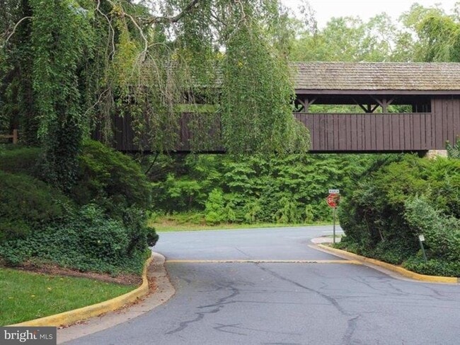 Building Photo - 7947 Hidden Bridge Dr