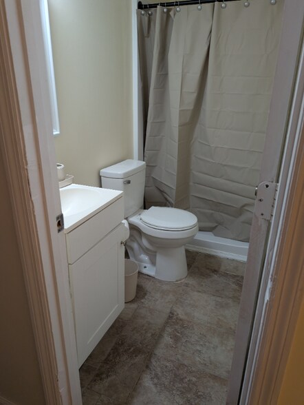 Building Photo - 5015 Popperdam Creek Dr