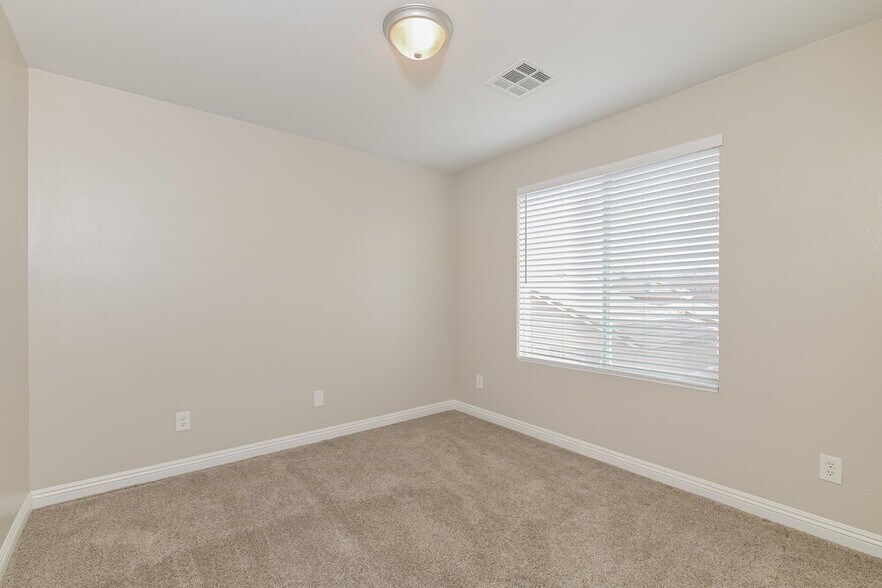 Building Photo - 995 Klamath River Ave