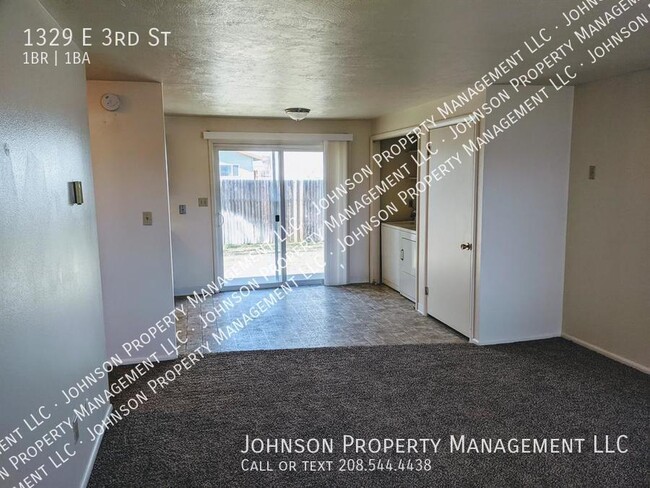 Building Photo - 1329 E 3rd St