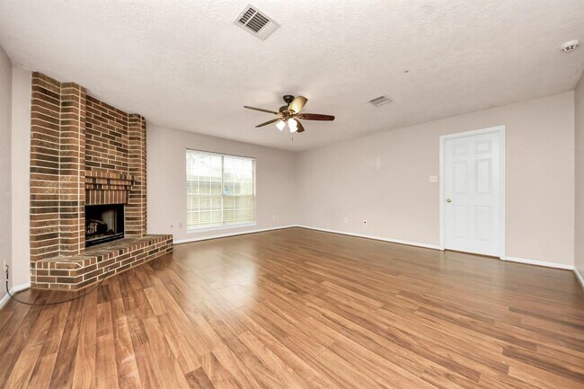 Building Photo - 4907 Echo Falls Dr