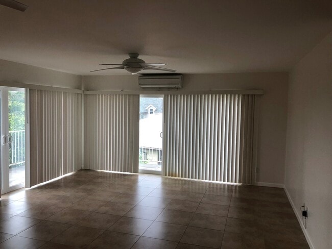 Building Photo - Private Duplex Home Across from Kahala Mall