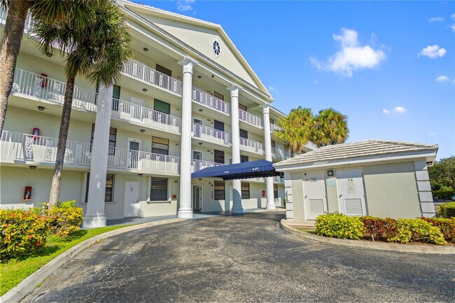 Building Photo - 1719 Whitehall Dr