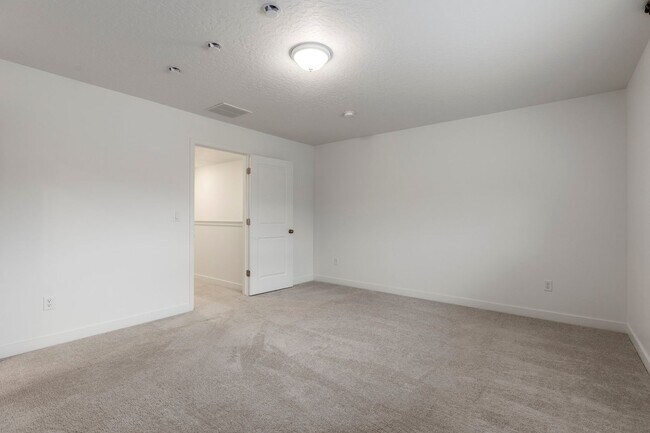 Building Photo - Convenient and Charming Heber City Town Ho...