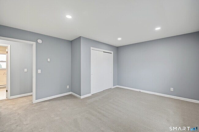 Building Photo - 151 Seaside Ave
