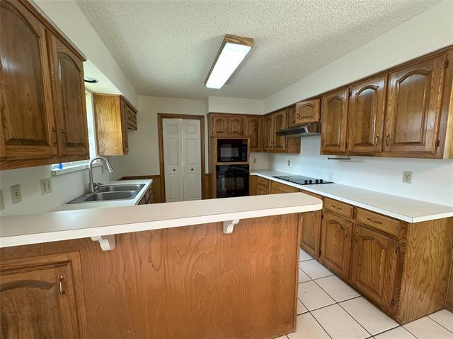 Building Photo - 132 Meadowglen Cir