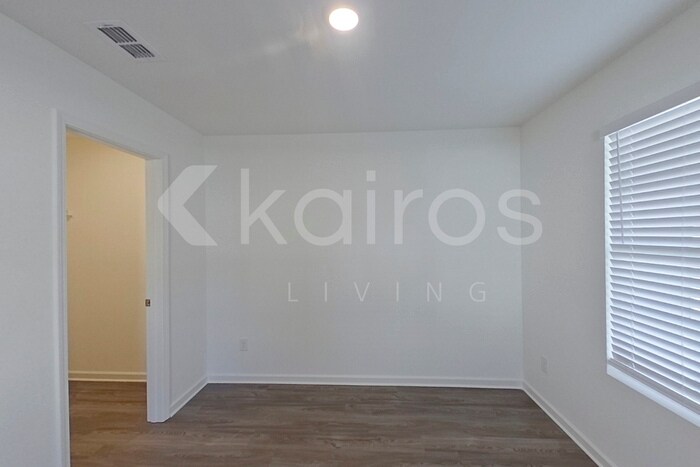 Building Photo - 112 Flat Rock Ml Trl