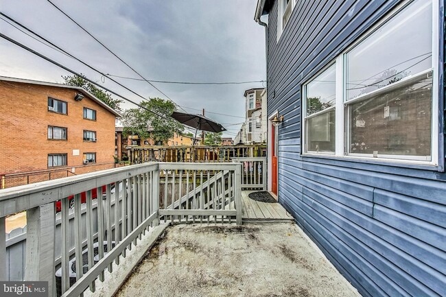 Building Photo - 627 Lamont St NW