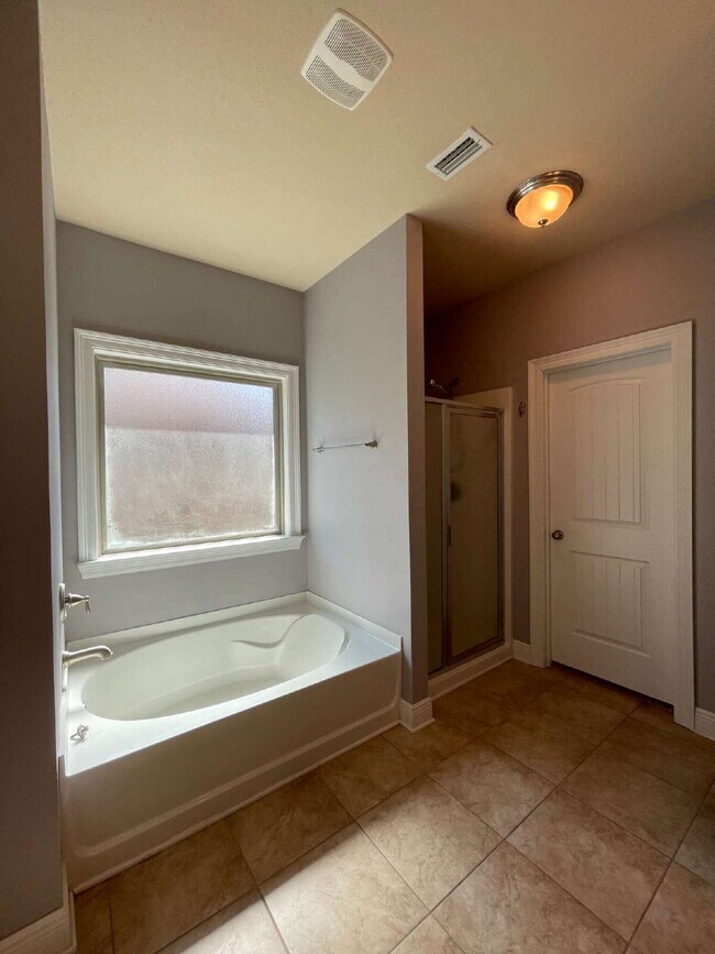 Building Photo - Coming Soon!! "Spacious 4-Bedroom Oasis with 3 Full Baths in Panama City – 2,582 Sq. Ft. of Comfo...