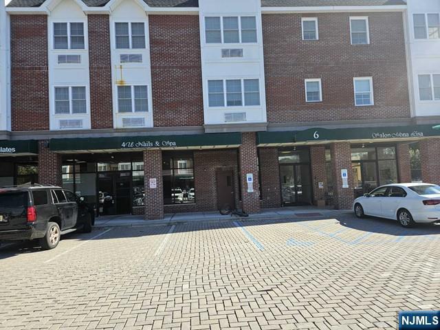 Building Photo - 6 Madison Ave