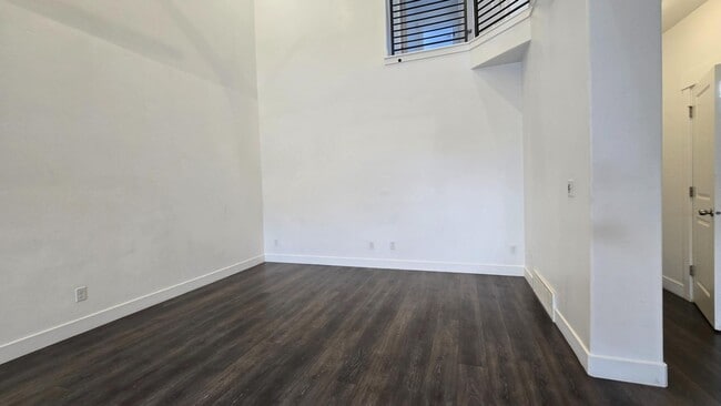 Building Photo - 12977 S Oberon Ln