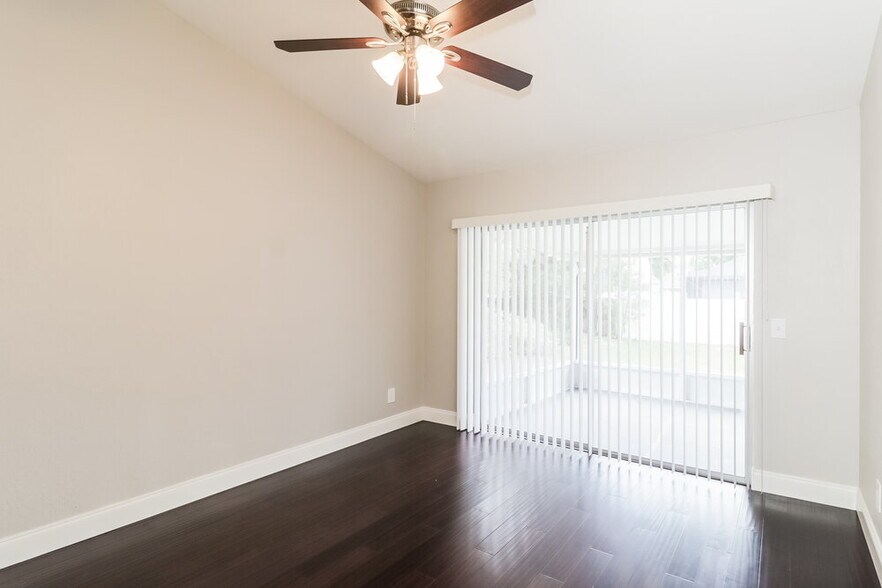 Building Photo - 24740 Silversmith Dr