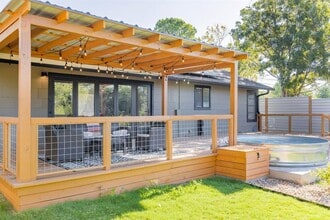 Building Photo - 2405 Trafalgar Dr