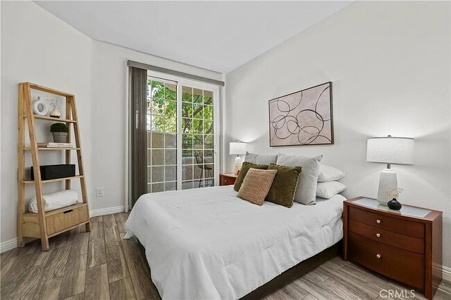 Building Photo - 24143 Del Monte Dr.