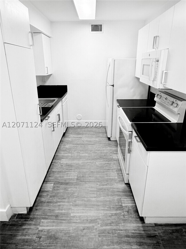 Building Photo - 4747 NW 97th Ct