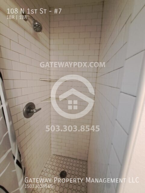 Building Photo - 108 N 1st St