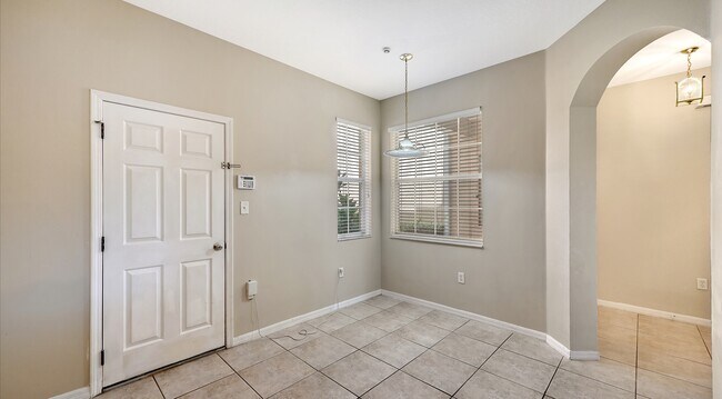 Building Photo - 3499 Parkridge Cir
