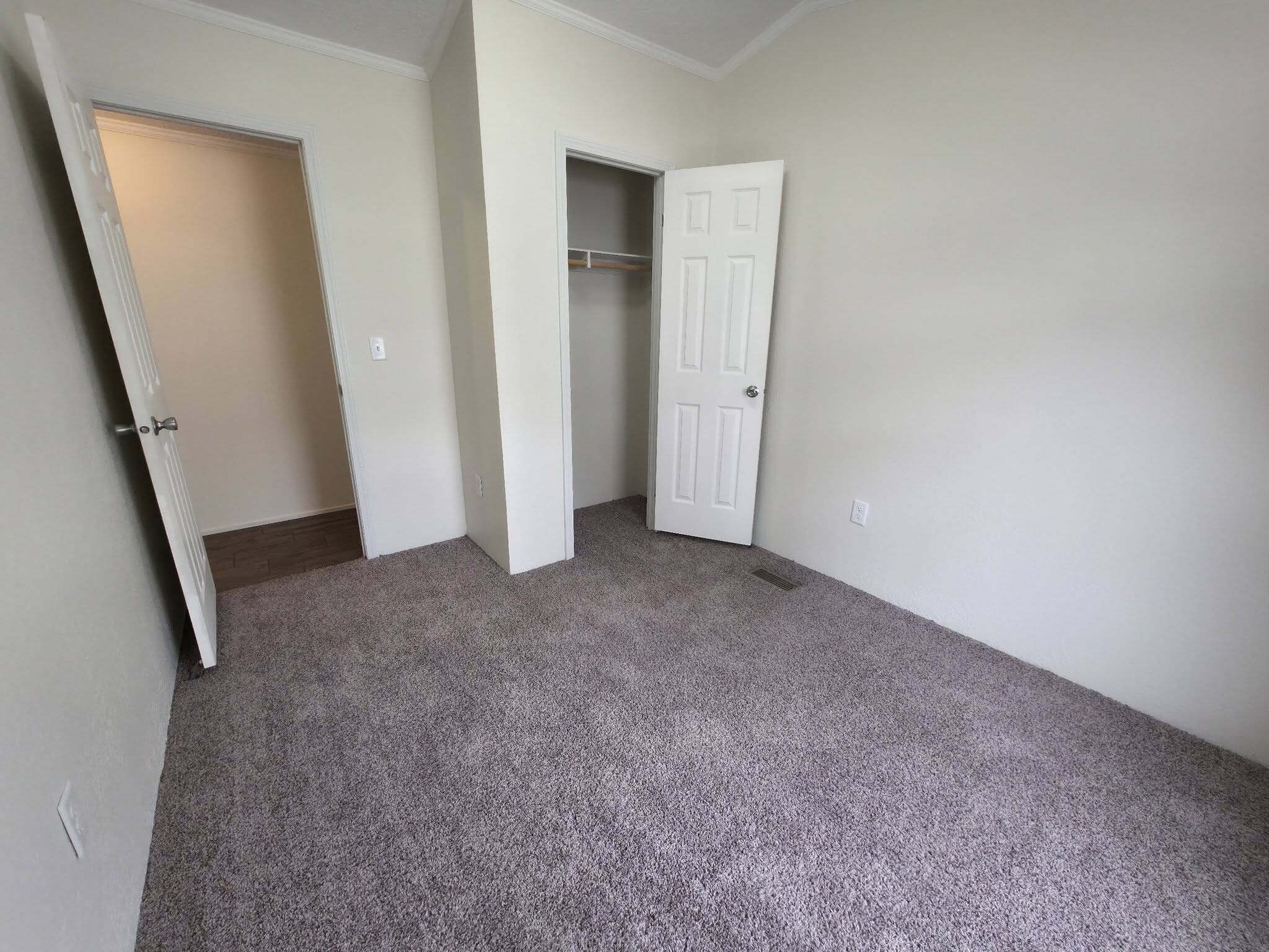 Building Photo - 1309 W Plum St